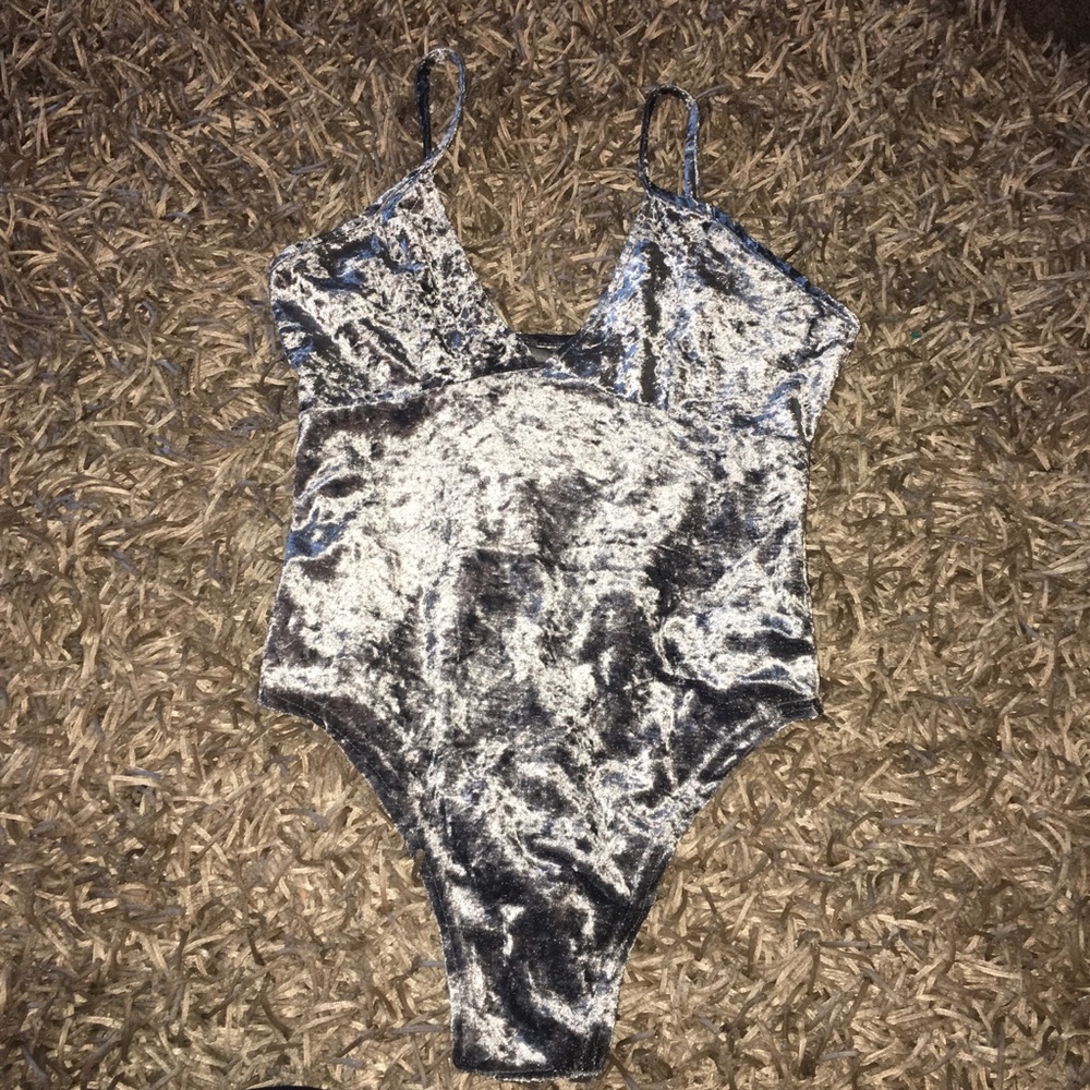 Crushed Velvet Silver / Gray bodysuit
